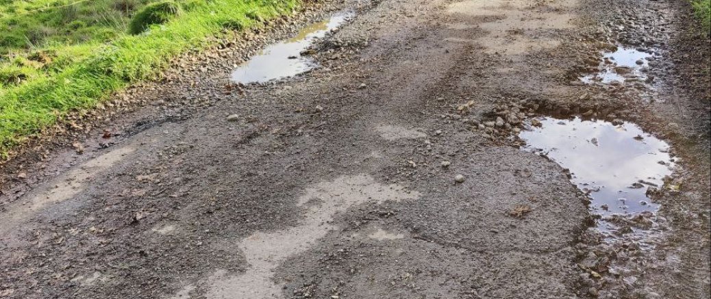 Vecinos de Abegondo Exigen Mejoras Urgentes en el Estado de las Carreteras Locales Vecinos de Abegondo Exigen Mejoras Urgentes en el Estado de las Carreteras Locales